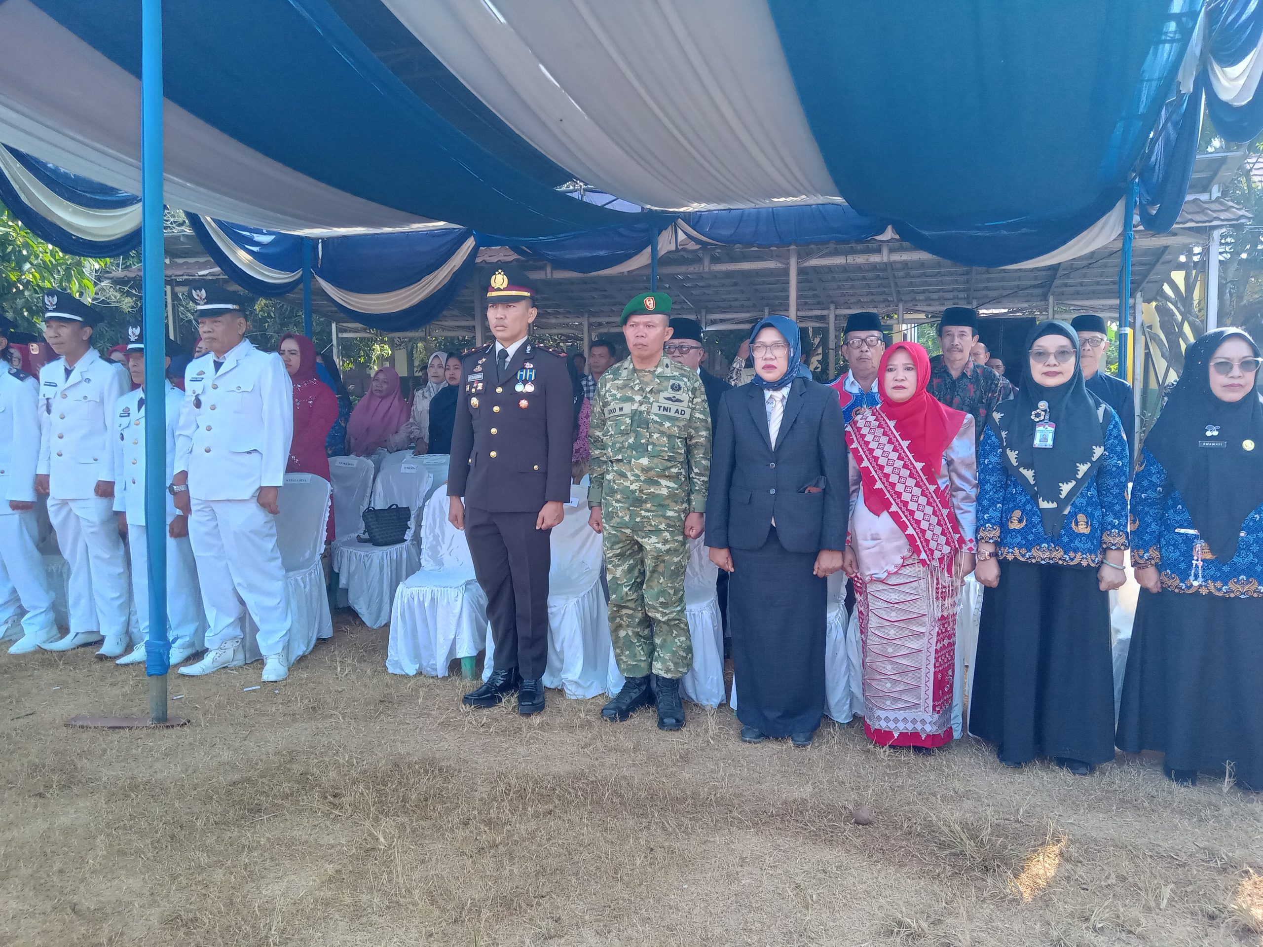 Kapolsek Sungkai Jaya Ipda Reza Ferdian Hadiri Upacara HUT RI Ke-81 di SMAN Sungkai Jaya