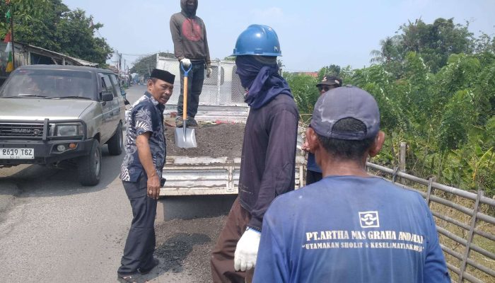 Kades Karangsari Bao Umbara Gerak Cepat Benahi Jalan Rusak Sepanjang 3,5 Kilometer hingga Kp. Tobor