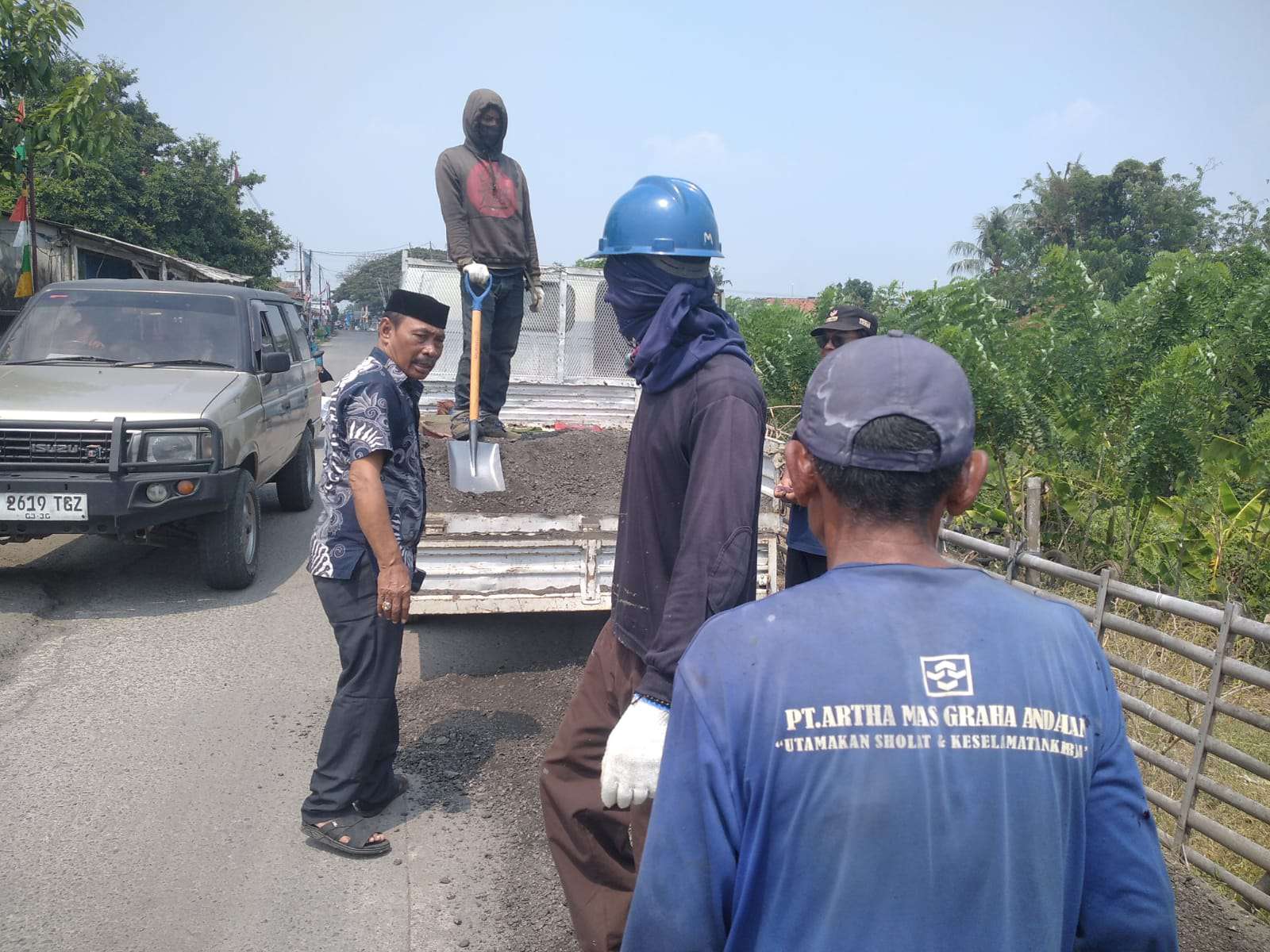 Kades Karangsari Bao Umbara Gerak Cepat Benahi Jalan Rusak Sepanjang 3,5 Kilometer hingga Kp. Tobor