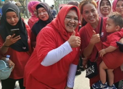 Semarak Kemerdekaan di Sukatani: Senam, Joging, dan Doorprize Ramaikan Stadion Mini, Hj. Desi Banjir Dukungan