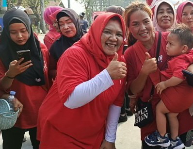 Semarak Kemerdekaan di Sukatani: Senam, Joging, dan Doorprize Ramaikan Stadion Mini, Hj. Desi Banjir Dukungan