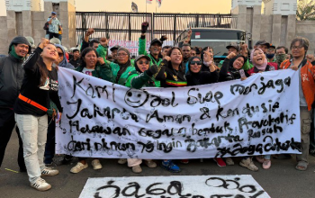 Ratusan Ojol Jaga Wilayah Senayan, Imbau Aksi Berjalan Tertib Ratusan Ojol Jaga Wilayah Senayan, Imbau Aksi Berjalan Tertib