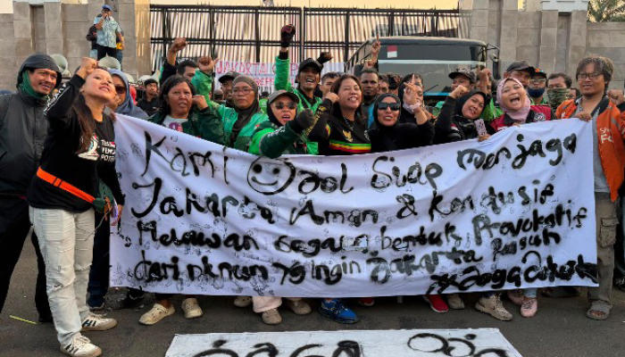 Ratusan Ojol Jaga Wilayah Senayan, Imbau Aksi Berjalan Tertib