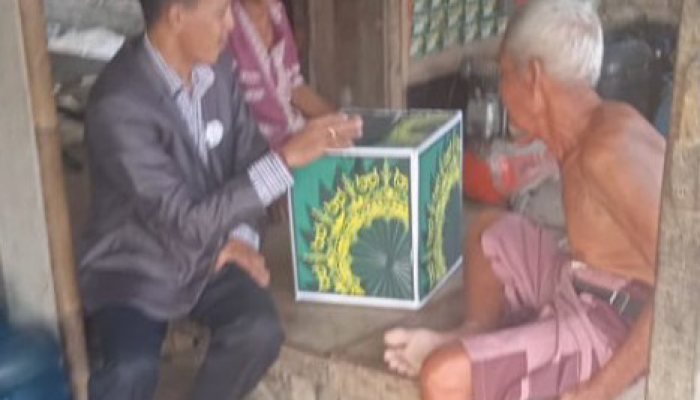 Calon Kepala Desa Darwanto S.H. Sambangi Rumah Warga Lansia Dan Masyarakat Yang Ada di Hegarmukti Khususnya