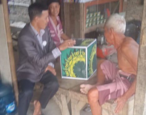 Calon Kepala Desa Darwanto S.H. Sambangi Rumah Warga Lansia Dan Masyarakat Yang Ada di Hegarmukti Khususnya