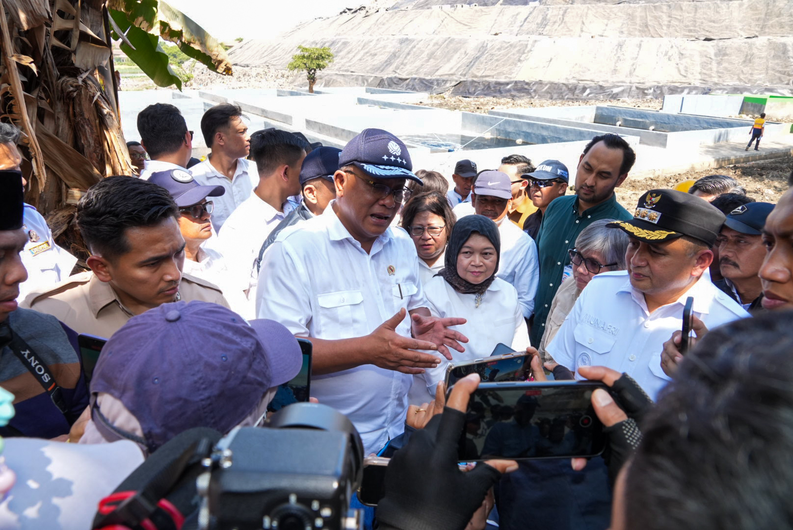 Menteri LH Jumhur Pastikan Percepatan Proyek Sampah Jadi Energi dan Cegah Kebakaran TPA di Makassar