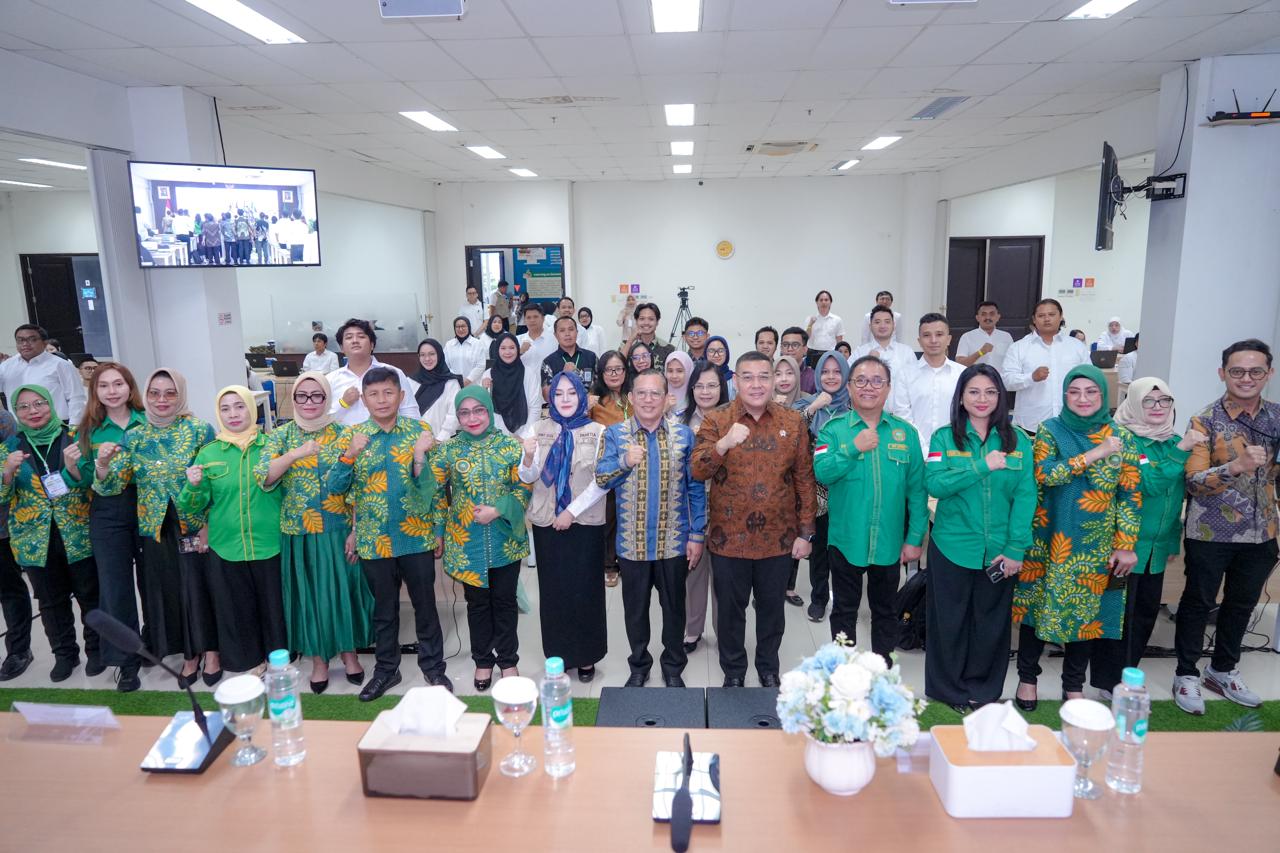 Wamen ATR/BPN Ossy : Pastikan Layanan Pertanahan dari PPAT yang Kompeten, Profesional dan Berintegritas Wamen ATR/BPN Ossy : Pastikan Layanan Pertanahan dari PPAT yang Kompeten, Profesional dan Berintegritas