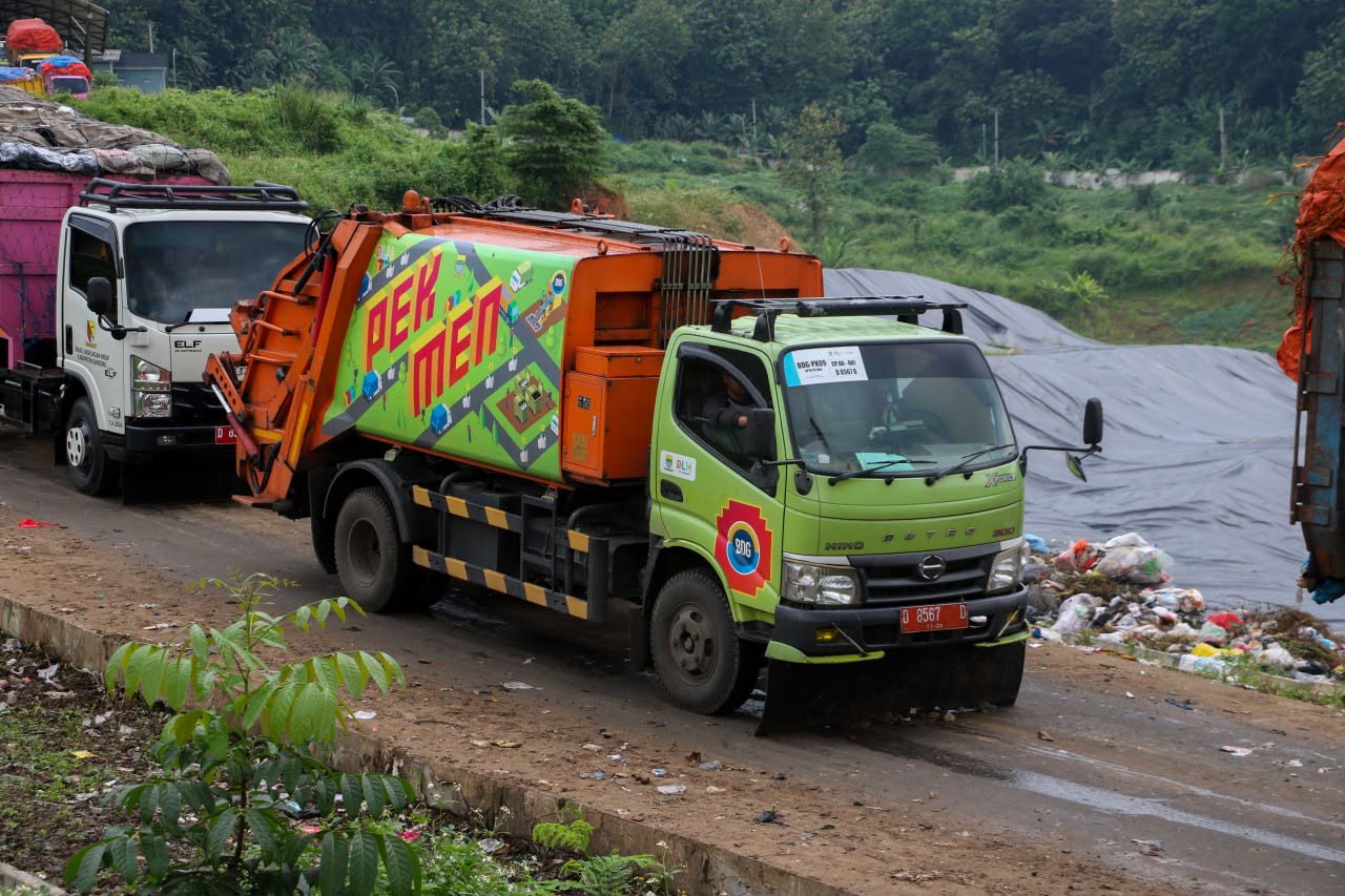 Bandung Siapkan 100 Armada Pengangkut Sampah, Operasional Legok Nangka Ditargetkan Mulai 2029