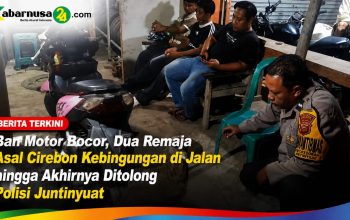 Ban Motor Bocor, Dua Remaja Asal Cirebon Kebingungan di Jalan hingga Akhirnya Ditolong Polisi Juntinyuat
