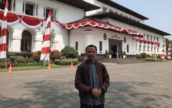 Urip Iku Urup Arif iku Bijaksana Mahkamah Konstitusi Dalam Pandangan Atau Dalam Hati