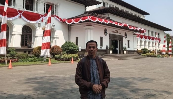 Urip Iku Urup Arif iku Bijaksana Mahkamah Konstitusi Dalam Pandangan Atau Dalam Hati