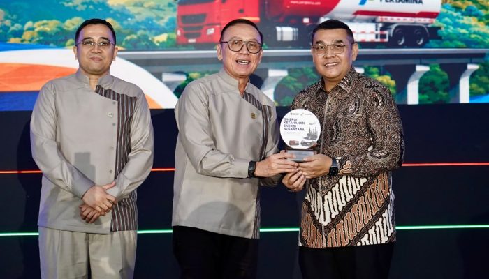 Wamen ATR/BPN Dapat Penghargaan dari Pertamina atas Dukungan Perizinan Ketahanan Energi Nasional