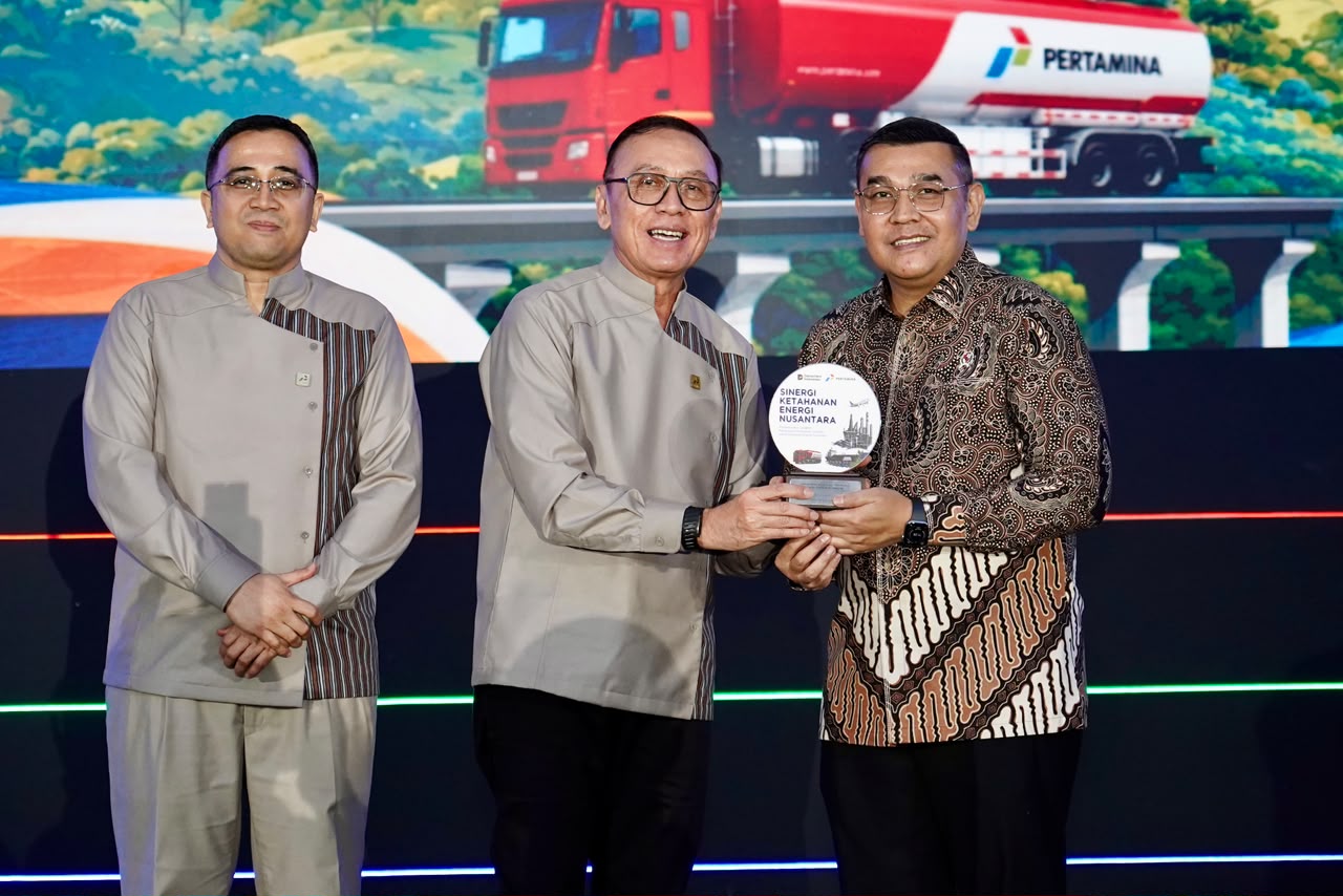 Wamen ATR/BPN Dapat Penghargaan dari Pertamina atas Dukungan Perizinan Ketahanan Energi Nasional