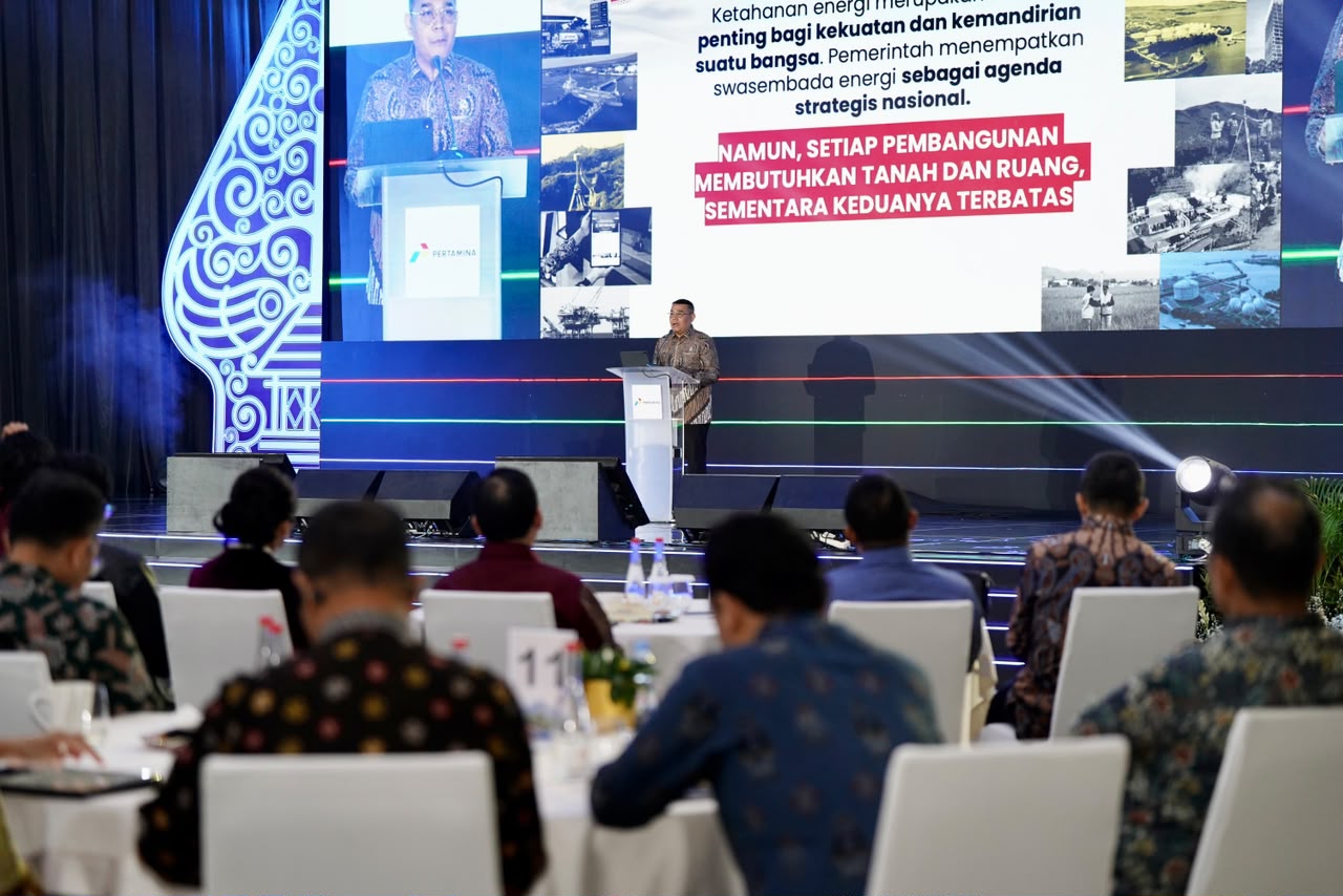 Wamen ATR/BPN Dapat Penghargaan dari Pertamina atas Dukungan Perizinan Ketahanan Energi Nasional Wamen ATR/BPN Dapat Penghargaan dari Pertamina atas Dukungan Perizinan Ketahanan Energi Nasional