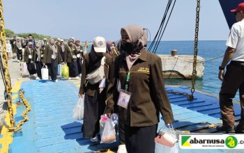 Tangis Haru Masyarakat Iringi Pamit Kepulangan Mahasiswi KKN UNIB 2026 dari Pulau Sapudi