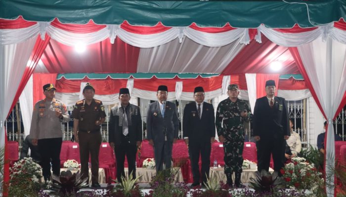 Forkopimda Karo Terima Pawai Obor Taptu Sambut HUT ke-81 RI