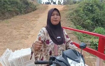Brimob Lampung Bangun Jembatan Penghubung, Warga Rasakan Mampaat nya