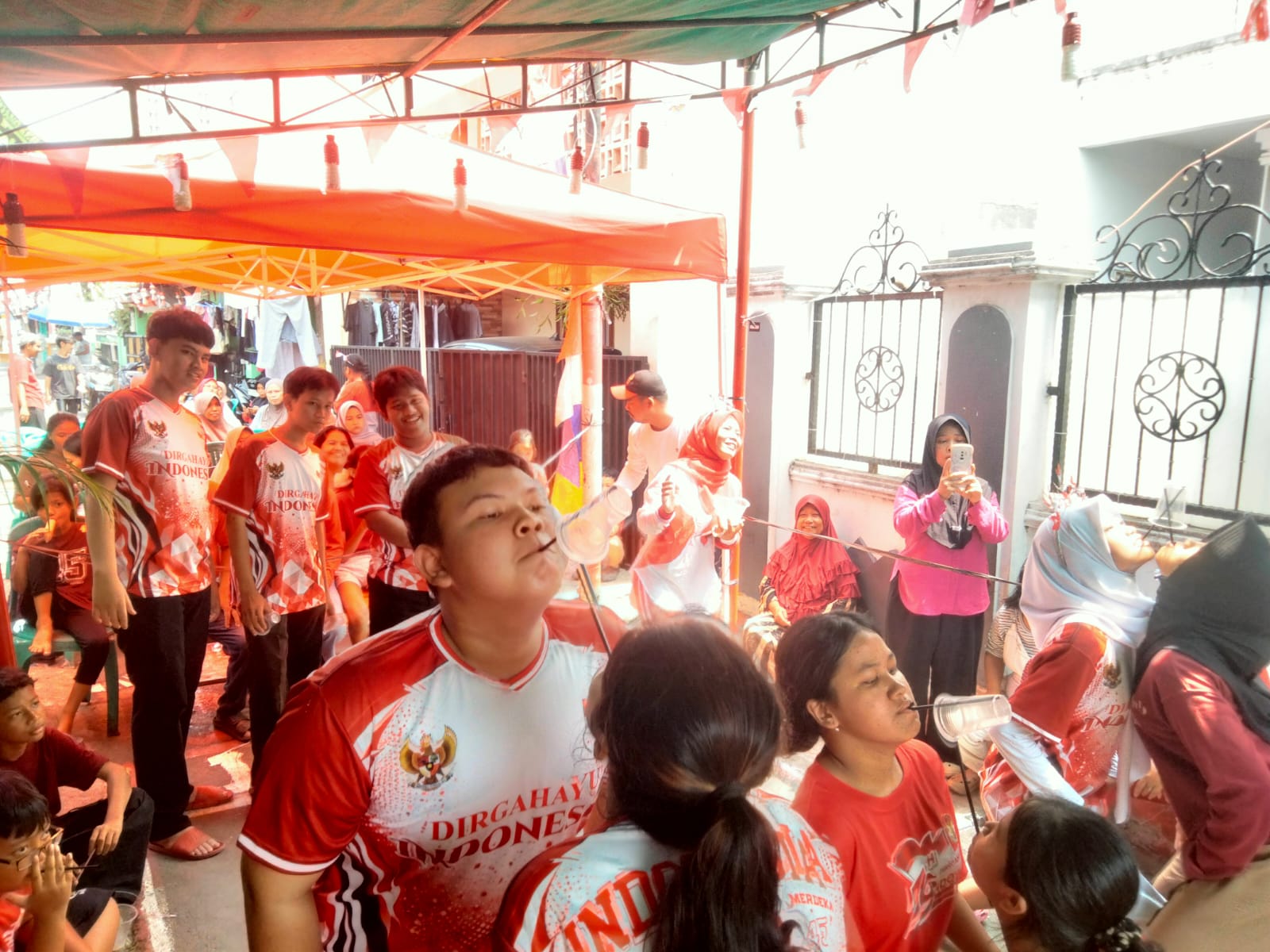 Suasana Heboh dan Unik, Perlombaan HUT RI ke 81 Dirayakan Warga RT 01-02 Rawajati Barat 3 Jaksel