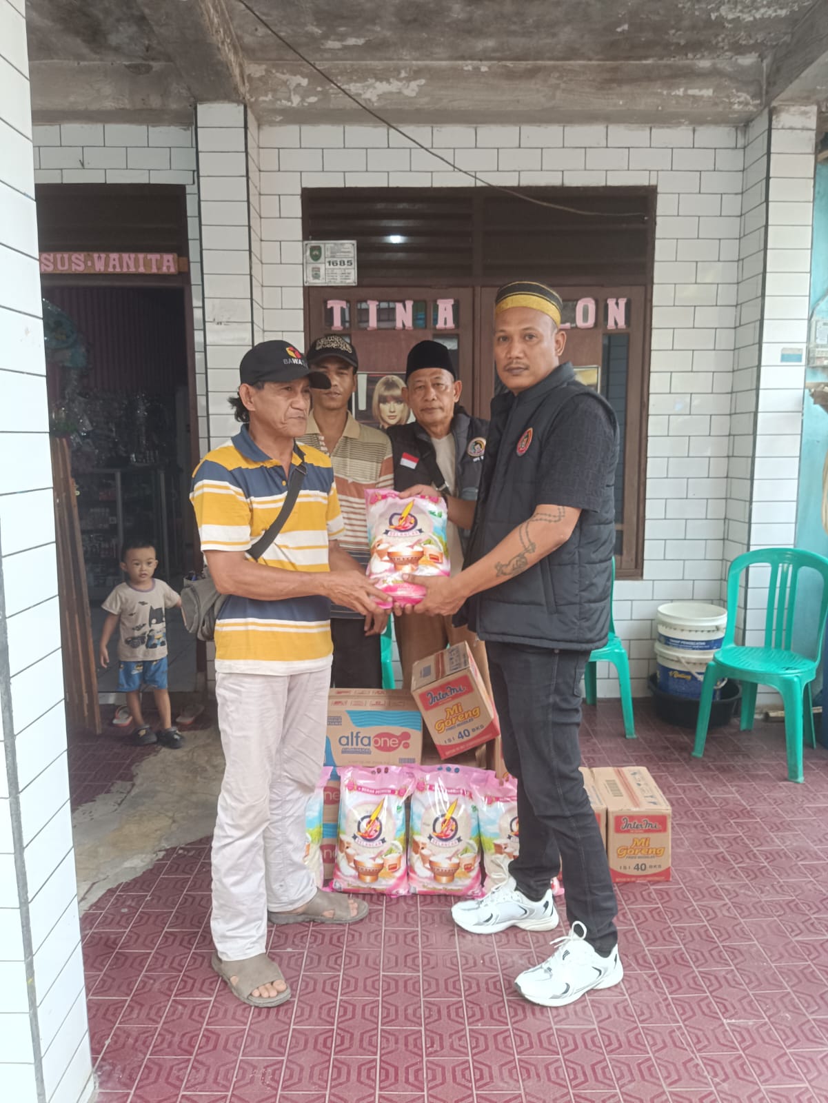 DPP Forum Cakar Sriwijaya Salurkan Bantuan untuk Korban Kebakaran di Lawang Kidul