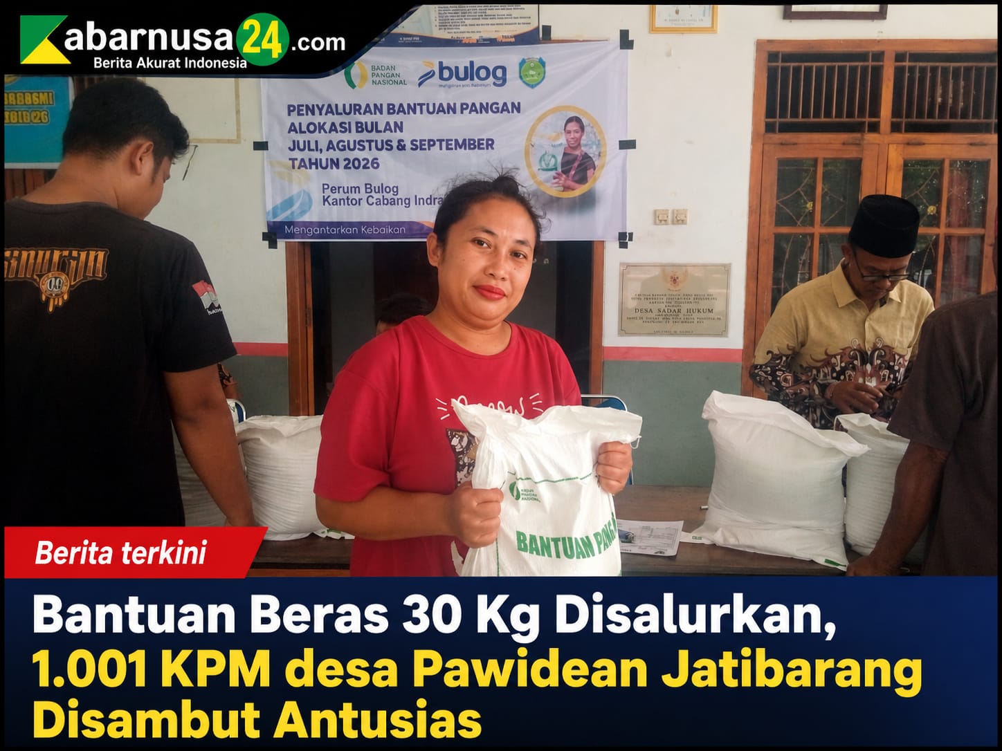 Bantuan Beras 30 Kg Disalurkan, 1.001 KPM desa Pawidean Jatibarang Disambut Antusias