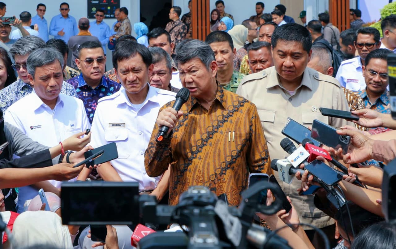 Ketua Satgas Perumahan RI Sampaikan Dukungan Sertipikasi Gratis bagi MBR dari Kementerian ATR/BPN Ketua Satgas Perumahan RI Sampaikan Dukungan Sertipikasi Gratis bagi MBR dari Kementerian ATR/BPN