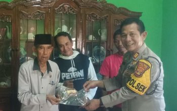 Warga Serahkan Senpi Rakitan Kepada Polsek Abung Timur Warga Serahkan Senpi Rakitan Kepada Polsek Abung Timur