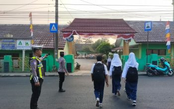Polres Lampung Utara Tingkatkan Pengamanan Pagi, Personel Bantu Kelancaran Lalu Lintas dan Anak Sekolah