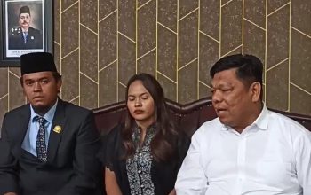 Hari Jadi Tapteng ke-81 Diwarnai Aksi Warga, Bupati Absen dan Data Jadup Dipertanyakan