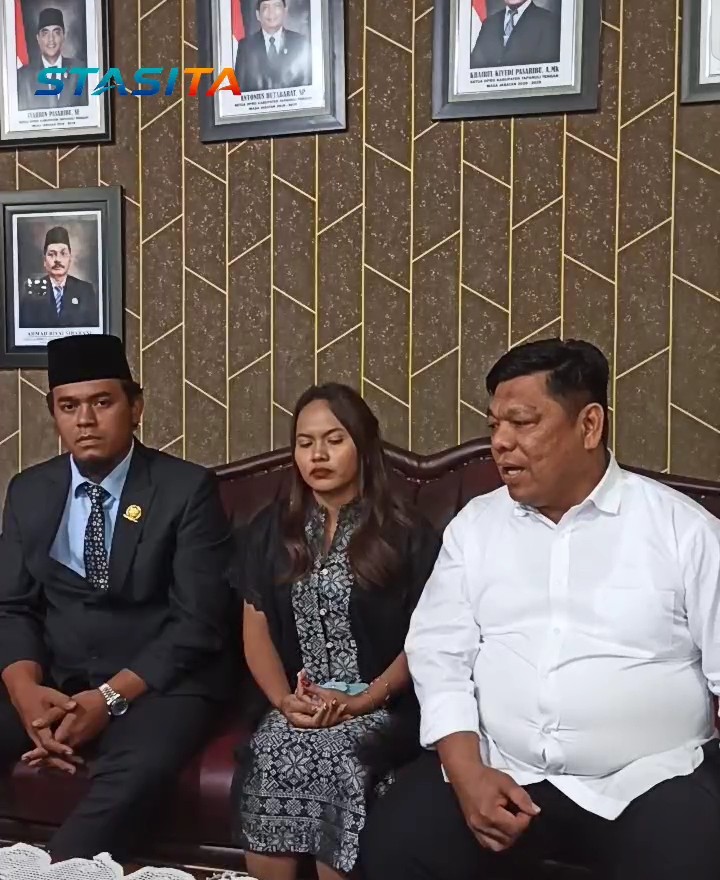 Hari Jadi Tapteng ke-81 Diwarnai Aksi Warga, Bupati Absen dan Data Jadup Dipertanyakan