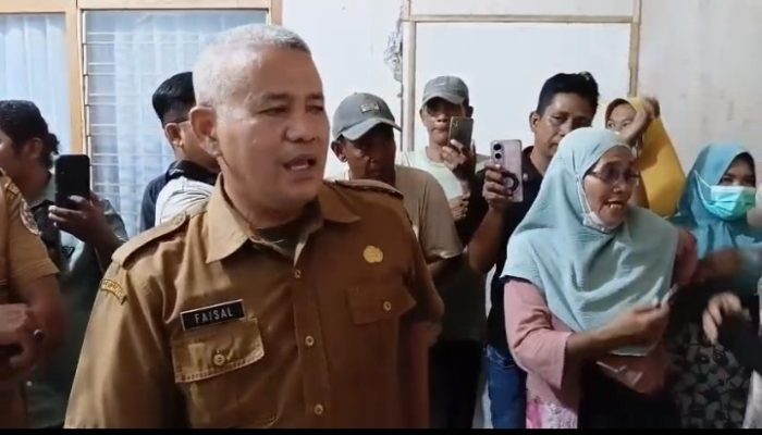 Hari Jadi Tapteng ke-81 Diwarnai Aksi Warga, Bupati Absen dan Data Jadup Dipertanyakan