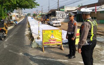 Satlantas Polres Lampung Utara Pantau Rekayasa Lalu-lintas di Jalan Sukarno Hatta