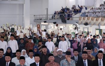 Berdiri Sejak 1972, Pembina Masjid Muhajirin Makassar : Melalui Terobosan Menteri ATR/BPN Sangat Bersyukur Terima Sertipikat Tanah Wakaf Berdiri Sejak 1972, Pembina Masjid Muhajirin Makassar : Melalui Terobosan Menteri ATR/BPN Sangat Bersyukur Terima Sertipikat Tanah Wakaf
