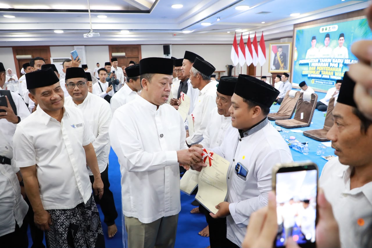 Berdiri Sejak 1972, Pembina Masjid Muhajirin Makassar : Melalui Terobosan Menteri ATR/BPN Sangat Bersyukur Terima Sertipikat Tanah Wakaf