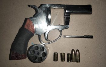 * Polisi Tindak Tegas Terukur Pelaku DPO Narkoba Penyalahgunaan Senjata Api di Lampung Utara * * Polisi Tindak Tegas Terukur Pelaku DPO Narkoba Penyalahgunaan Senjata Api di Lampung Utara *