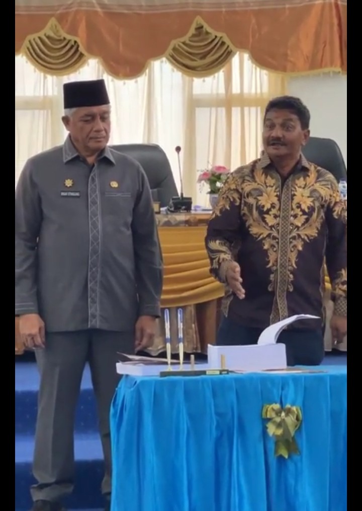 Masinton Sudah Bupati, Kok Masih “Pj.”? PPAS 2027 Tapteng Buka Borok Administrasi Pemkab