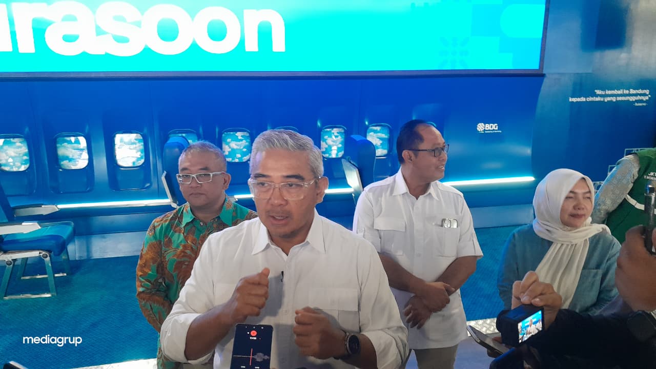 Husein Sastranegara Kembali Diperkuat, Farhan Dorong Bandung Jadi Destinasi Wisata dan Pendidikan Nasional Husein Sastranegara Kembali Diperkuat, Farhan Dorong Bandung Jadi Destinasi Wisata dan Pendidikan Nasional