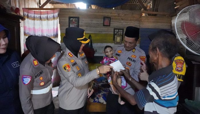 Kapolres Lampung Utara Salurkan Infaq  Jum’at Berbagi  Kepada  Warga Kelapa Tujuh
