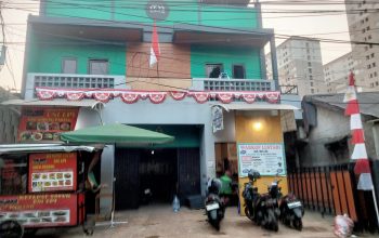 Sudah Tidak Aman, Helm Wartawan Hilang di Depan Warkop Kos 28 Rawajati Barat 3