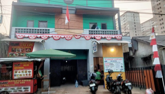 Sudah Tidak Aman, Helm Wartawan Hilang di Depan Warkop Kos 28 Rawajati Barat 3