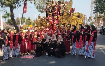 Bukan Sekadar Karnaval, Klakah Bawa “Asmara Putri Kirana” dan Pesan Inovasi Pelayanan ke Panggung Lumajang