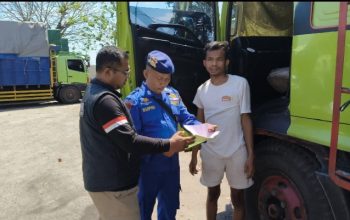 Polres Situbondo Perketat Pemeriksaan Muatan Truk di Pelabuhan Jangkar