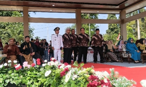 Semarak HUT ke-81 RI, SMPN 2 Tamanan Persembahkan Mahakarya Babad Tanah Bondowoso