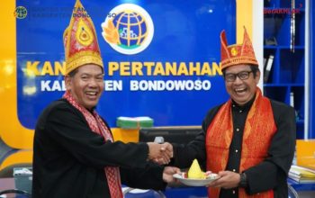Syukuran HUT Ke-81 RI, Kantah Bondowoso Beri Apresiasi untuk Slamet Soeradji Jelang Mutasi