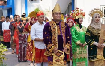 Semarakkan Kemerdekaan, Kantah Bondowoso Gelar Fashion Show Busana Adat Nusantara Semarakkan Kemerdekaan, Kantah Bondowoso Gelar Fashion Show Busana Adat Nusantara