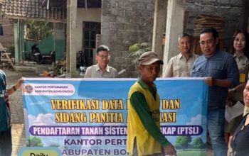 Tingkatkan Akurasi Data PTSL, Kantah Bondowoso Gelar Pemeriksaan Lapangan di Desa Karanganyar Tingkatkan Akurasi Data PTSL, Kantah Bondowoso Gelar Pemeriksaan Lapangan di Desa Karanganyar
