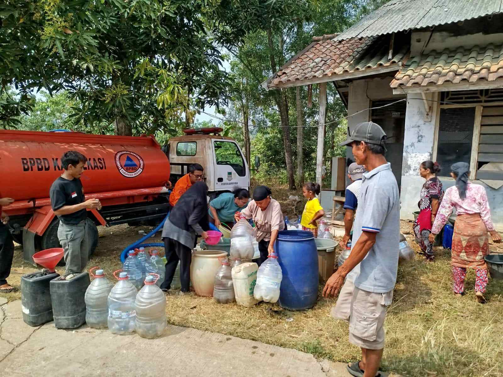 Sejumlah Wilayah di Kabupaten Bekasi Alami Krisis Air Bersih, Warga Soroti Maraknya Industri Ambil Air Bawah Tanah
