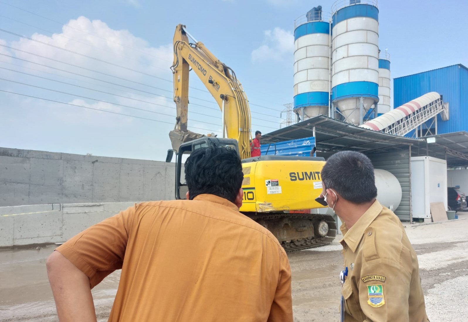 Tegal Danas Darurat Polusi Debu, Pemkab Bekasi Periksa AMDAL/UKL-UPL Perizinan 5 Perusahaan Batching Plant