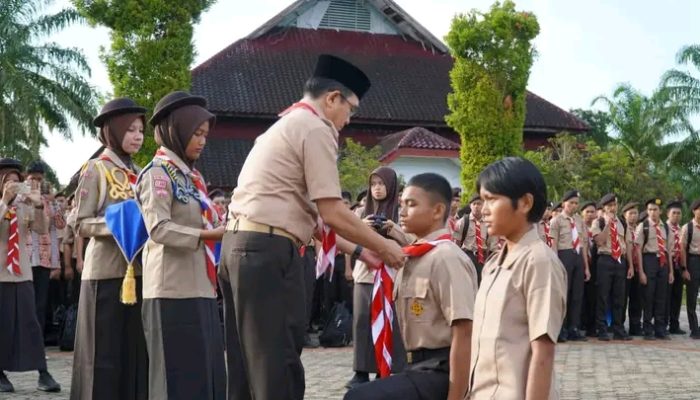 Pelantikan Kacu SMAN 1 Matauli Pandan, Tanamkan Semangat Nasionalisme dan Cinta Tanah Air Pelantikan Kacu SMAN 1 Matauli Pandan, Tanamkan Semangat Nasionalisme dan Cinta Tanah Air