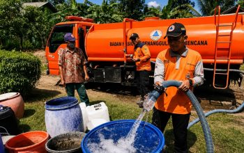 Kekeringan Melanda Lumajang, BPBD Pastikan Air Bersih Disalurkan ke 5 Kecamatan