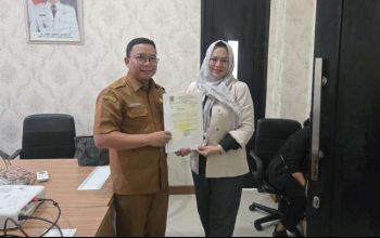 Plt ketua Kesbangpol bersama ketua Forwala Sri Sugiarti Akan Gelar Kembali Agenda Lomba Panduan Suara Lintas Agama Di Kabupaten Bekasi "27-10-2026" Plt ketua Kesbangpol bersama ketua Forwala Sri Sugiarti Akan Gelar Kembali Agenda Lomba Panduan Suara Lintas Agama Di Kabupaten Bekasi "27-10-2026"